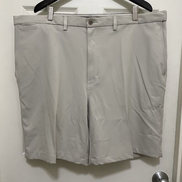 Haggar Cool 18 Pro 4-Way Stretch Golf Shorts Expandable Waist Men's‎ Size 44 - Picture 1 of 8
